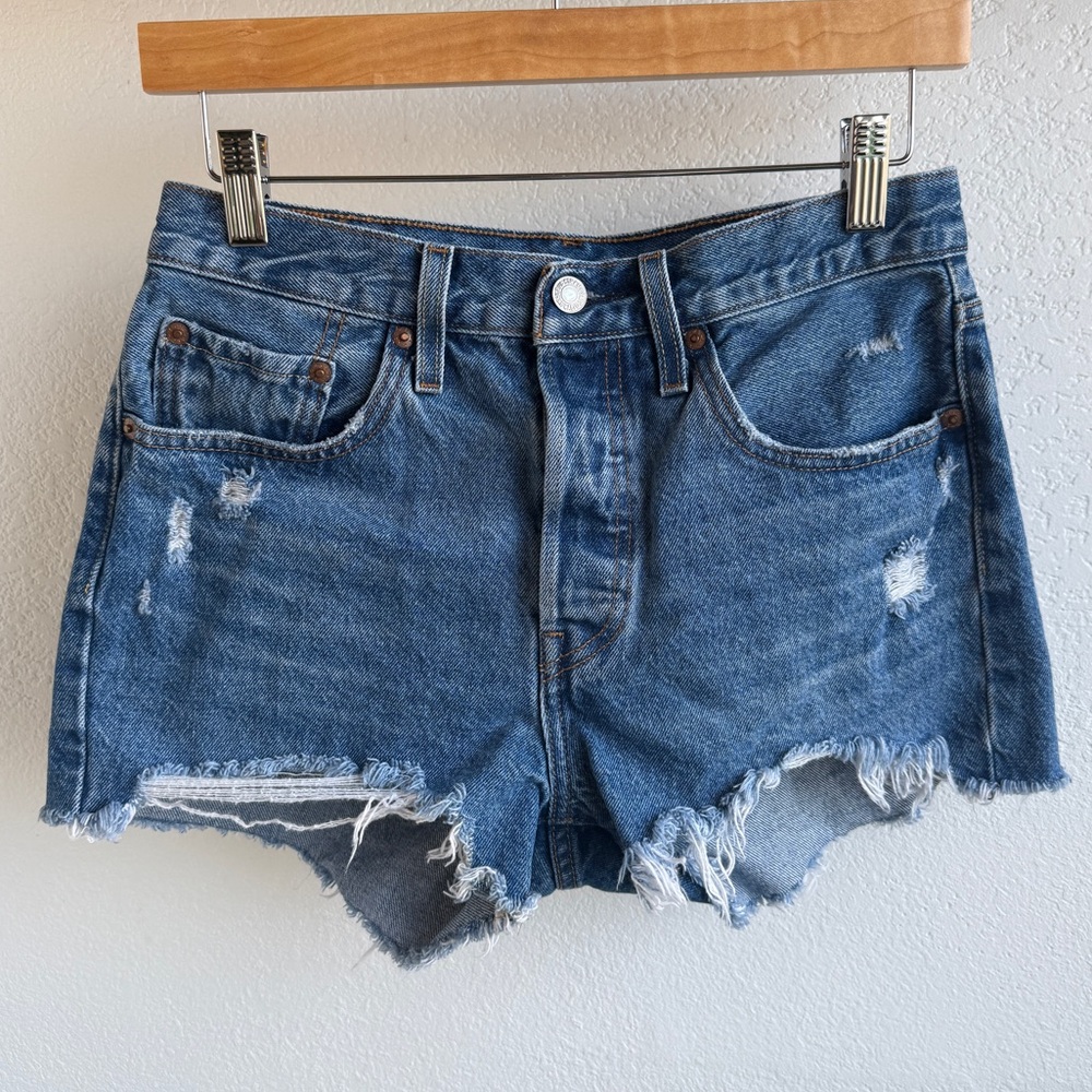 Levi’s Premium 501 shorts. Size 27. NWOT. Medium Wash.